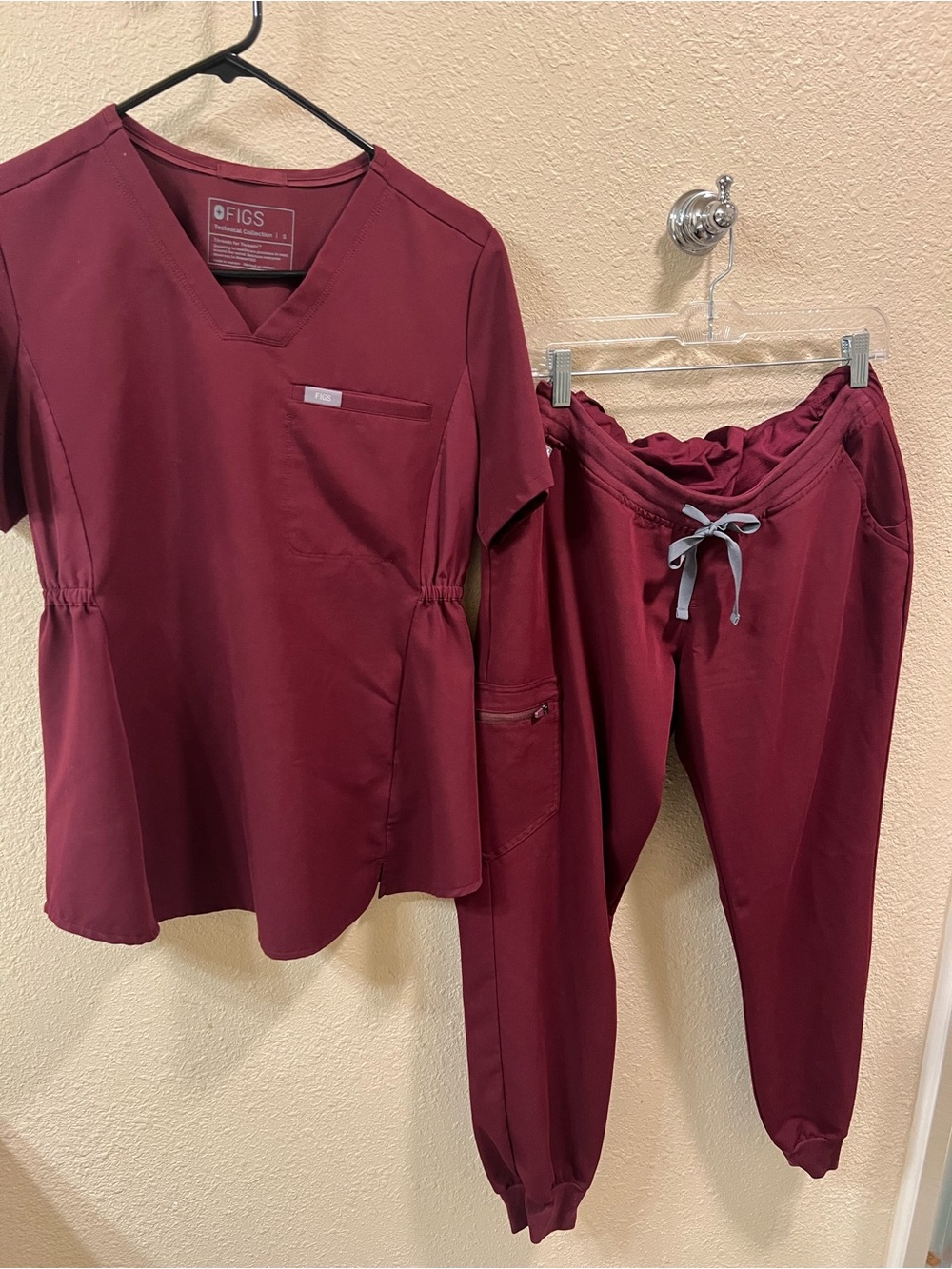 Figs Maternity Women's Scrub Set in Maroon